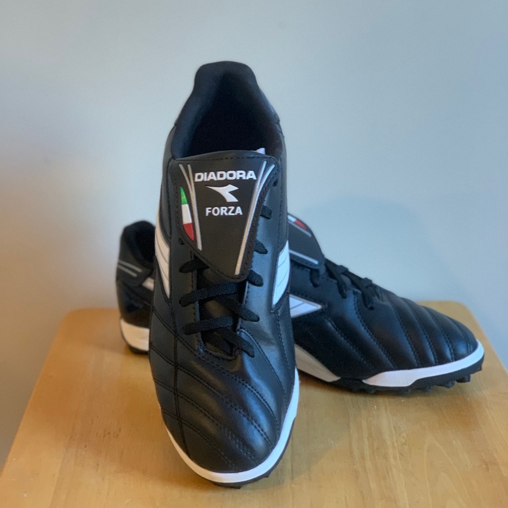 Men’s Diadora Forza Turf Shoes Size 11